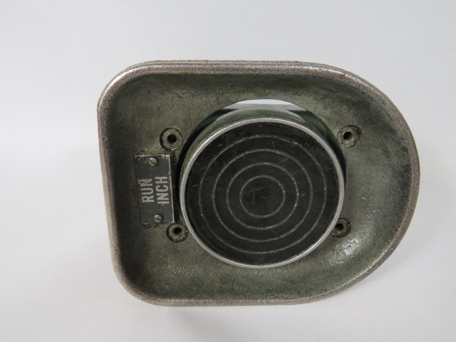 Allen-Bradley 800P-1F1ZX Series C Push Button Assembly w/Guard USED