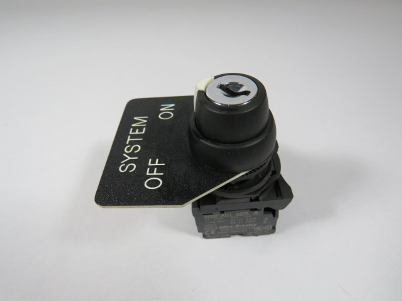 Allen-Bradley 800FP-KM23-3LX11 Selector Switch 1NO/1NC 2-Position USED