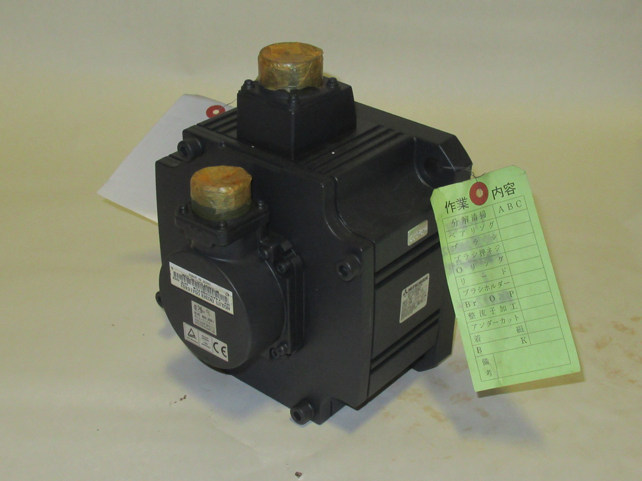 Mitsubishi HC-SF202W2 Servo Motor 2000RPM 2kW C/W OSA104S2 Encoder ! NEW !