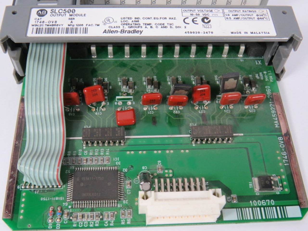 Allen-Bradley 1746-OV8 DC Output Module 10/50VDC *Missing Screws* USED