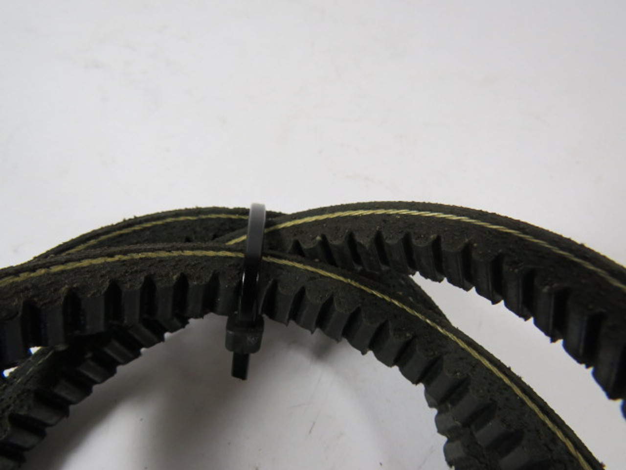 Goodyear 4L390 Cogged Belt 39" Long 1/2" Wide 5/16" Thick ! NOP !