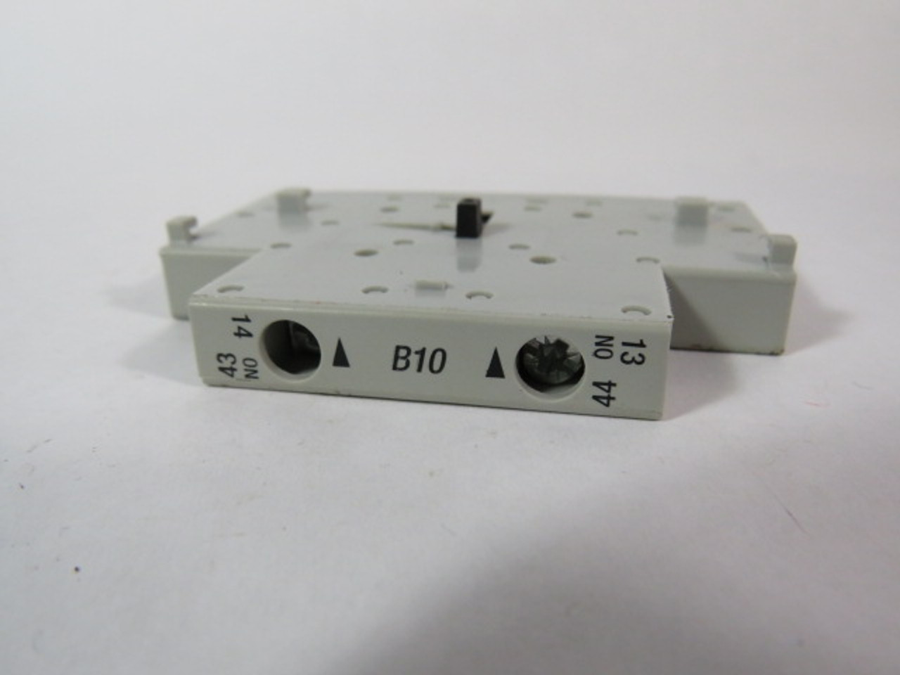 Allen-Bradley 100-SB10 Series B Auxiliary Contact Block 1NO 690VAC  USED