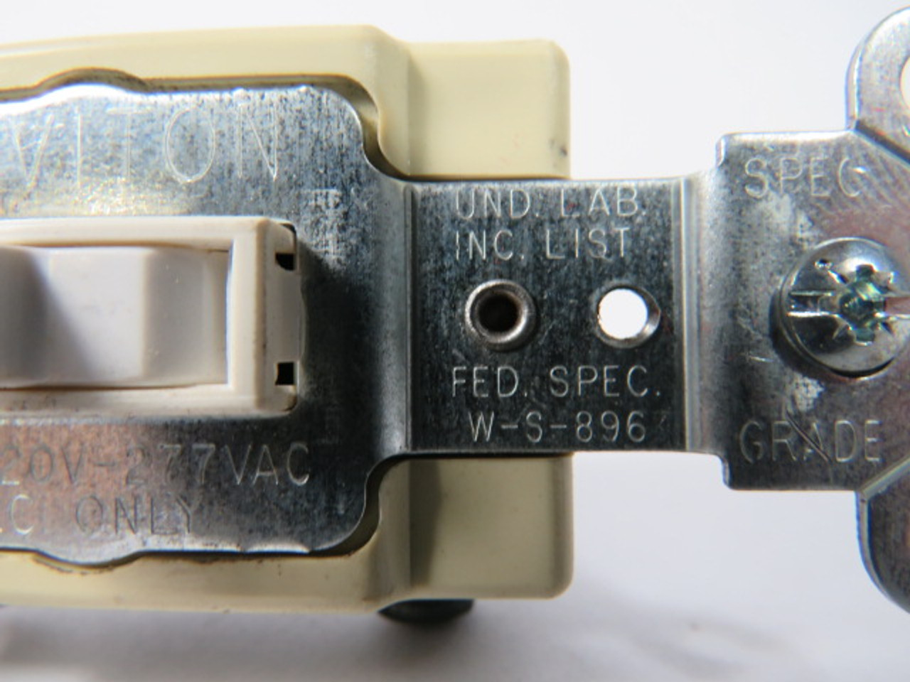 Leviton CS415-2A Commercial Almond Toggle Switch 120-277VAC 15A 4-Way USED