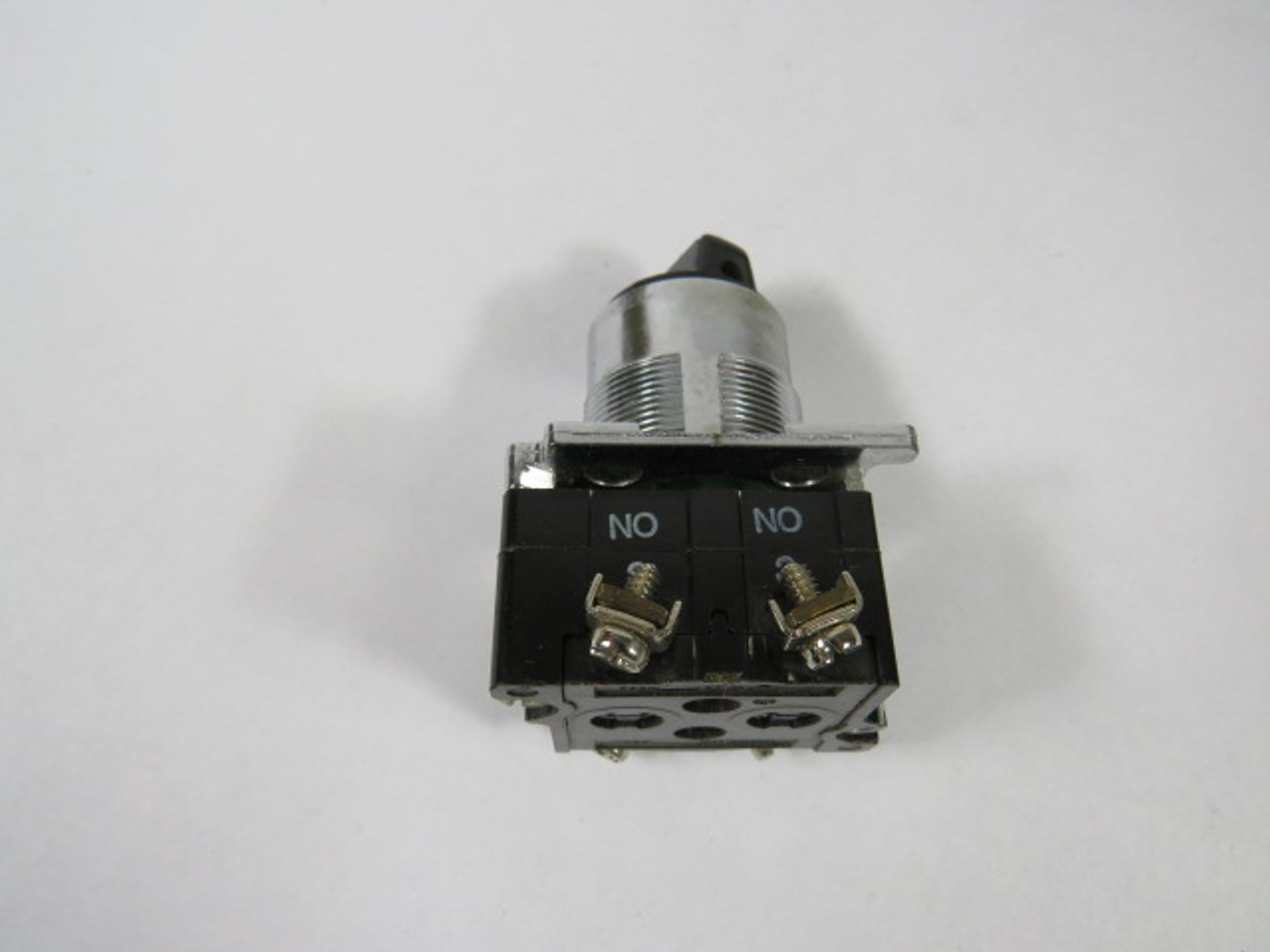 Cutler-Hammer 10250T21KB Selector Switch 2NO 3-Position CAM2 USED