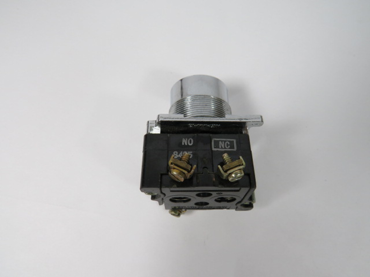 Cutler-Hammer 10250T4011 Selector Switch 1NO/1NC 2-Position USED