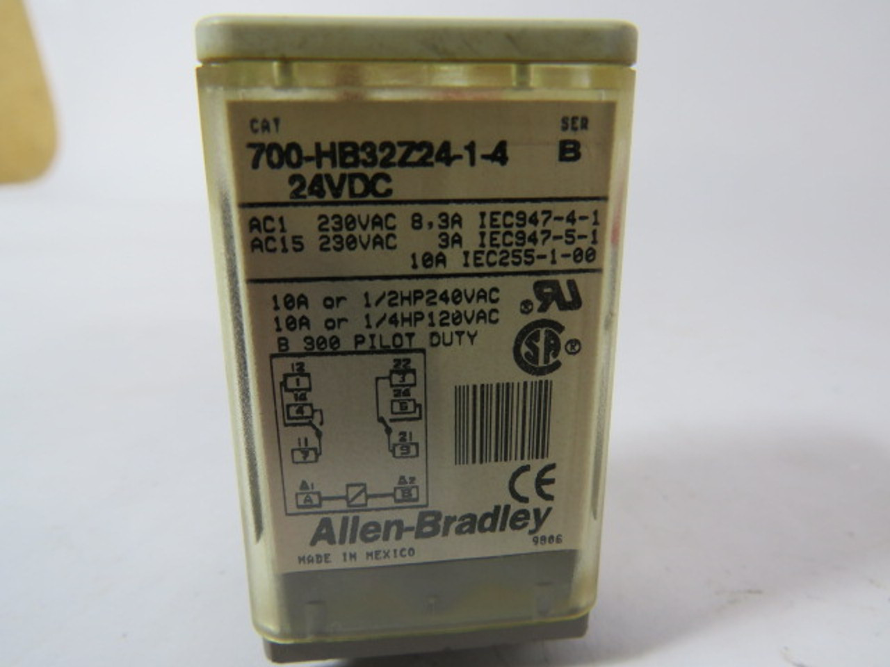 Allen-Bradley 700-HB32Z24-1-4 Series B Relay 24VDC 10A 8 Blade USED