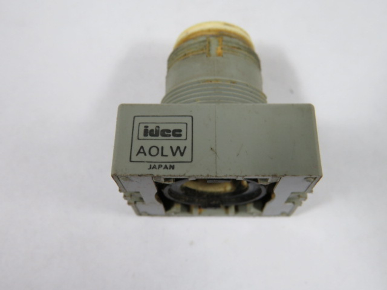 IDEC AOLW-0600 Push Button Operator No Lens USED