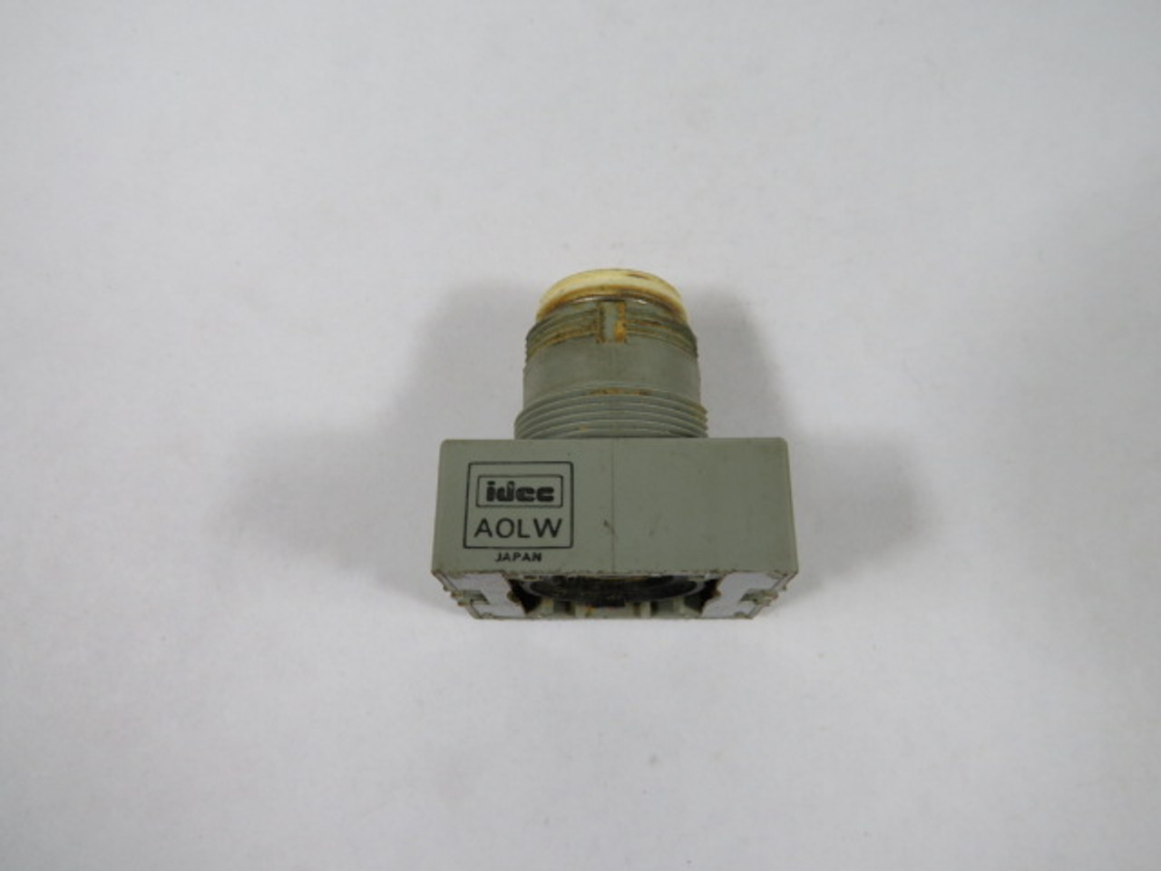 IDEC AOLW-0600 Push Button Operator No Lens USED