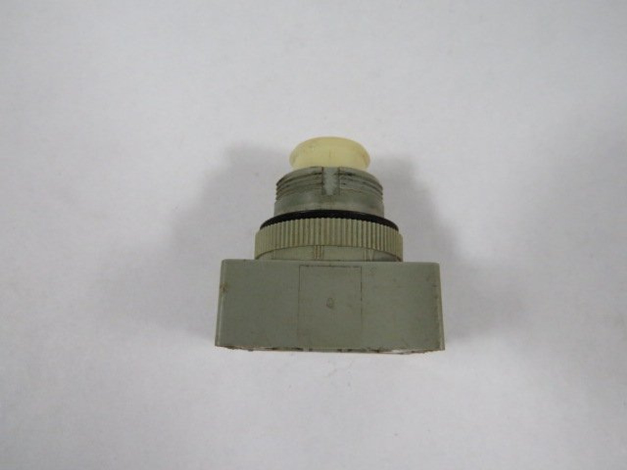 IDEC ASW300 Selector Switch 3-Position No Operator USED