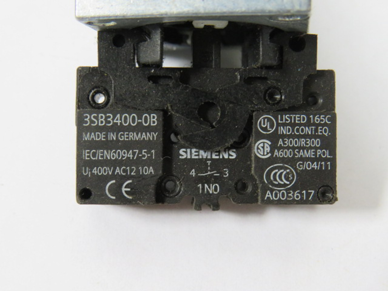 Siemens 3SB3602-4AD11 Selector Switch 1NO 2-Position w/ Key USED