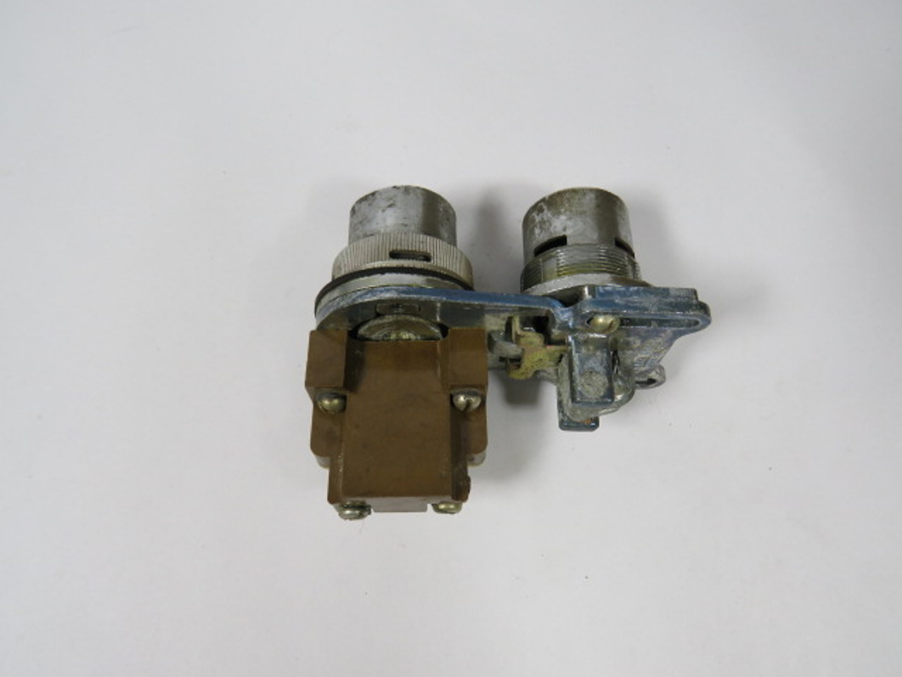 Square D 9001-KR11RGH1 Maintained Interlocked Assembly 1NO/1NC USED