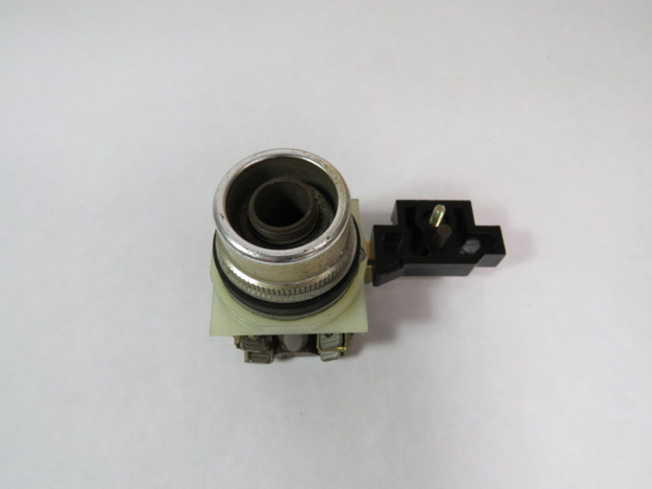 Square D 9001-KR11UH1 Maintained Interlocked Assembly 1NO/1NC USED