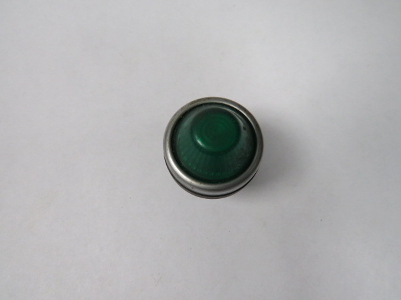 Eaton A22-RL-GN/FR Green Conical Indicating Light Operator Only USED