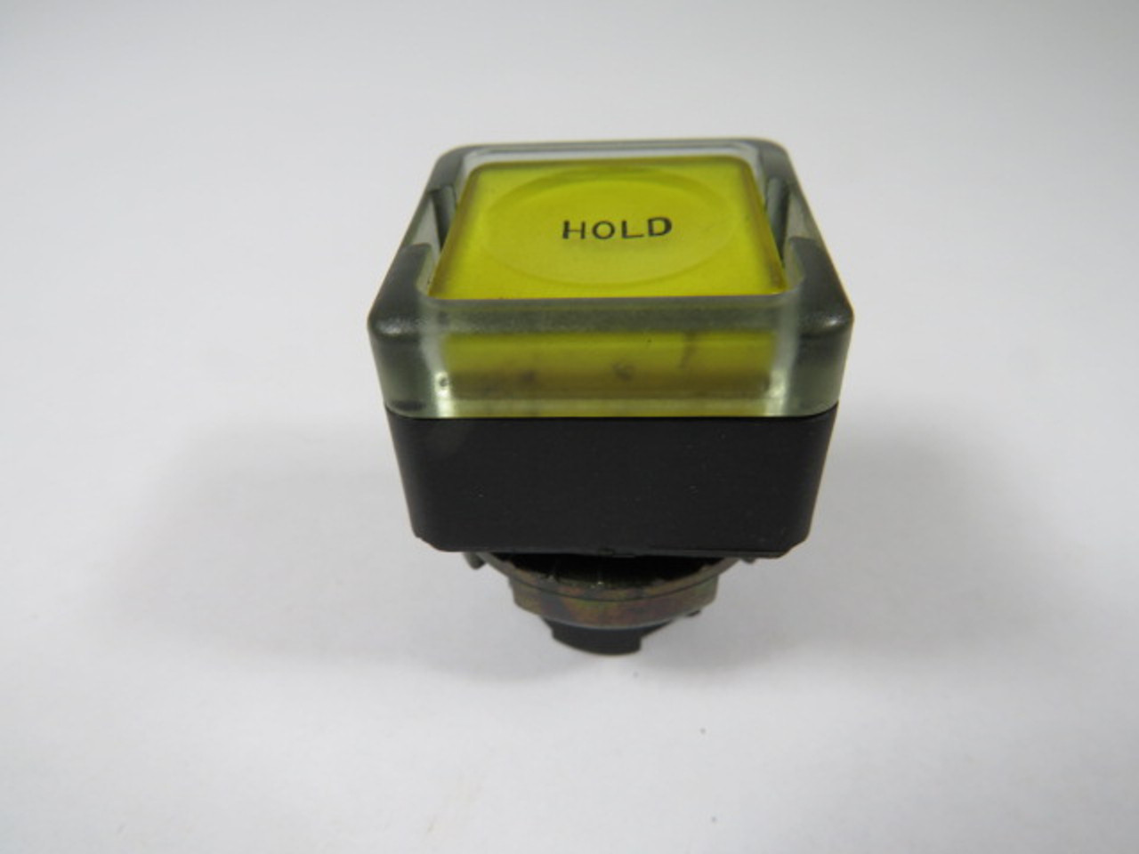 General Electric P9SPLGGD Yellow Push Button "HOLD" No Mounting Latch USED