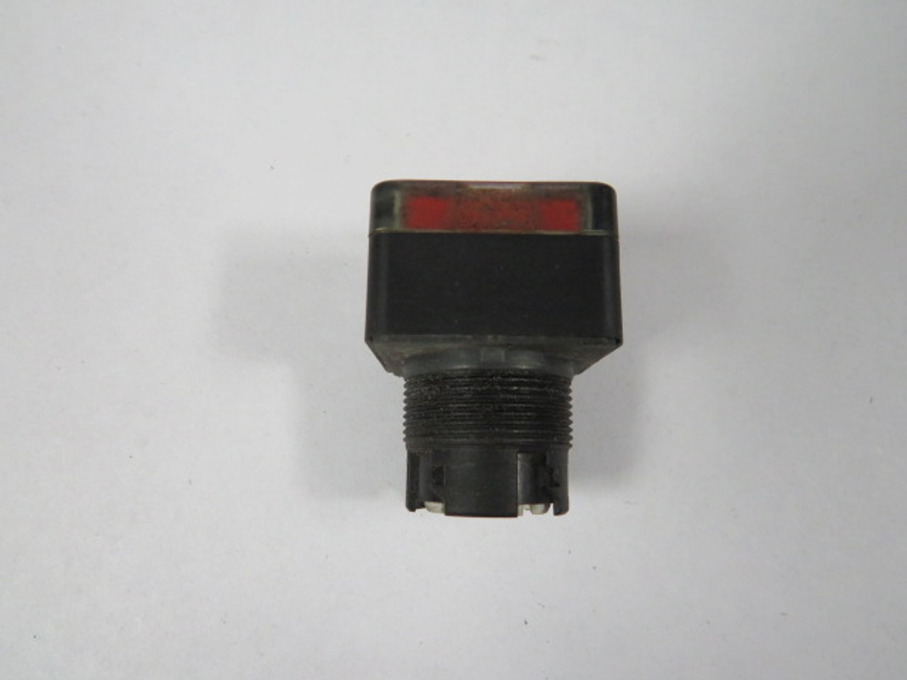 General Electric P9SPLRGD Red Push Button "F6" No Mounting Latch USED