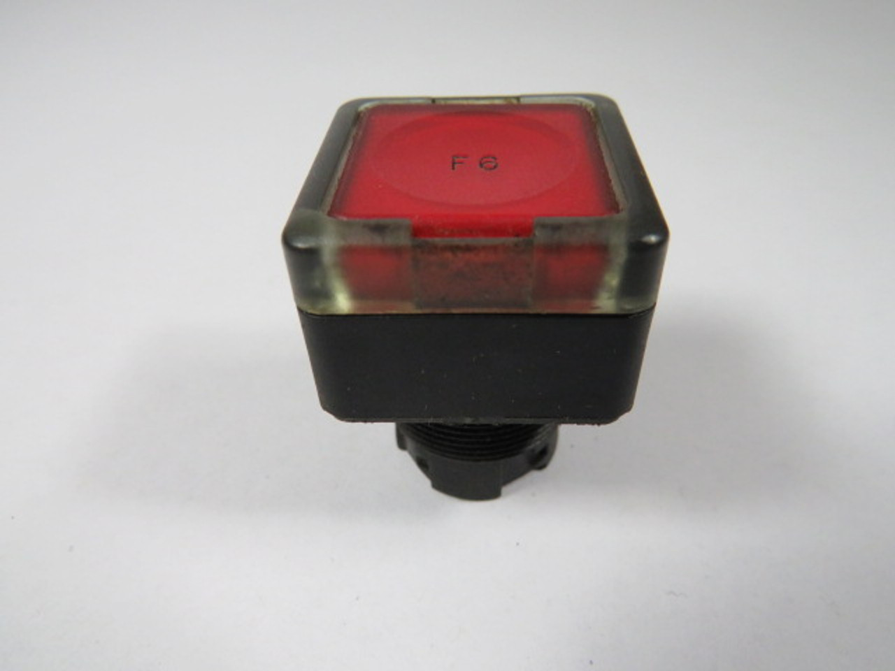 General Electric P9SPLRGD Red Push Button "F6" No Mounting Latch USED