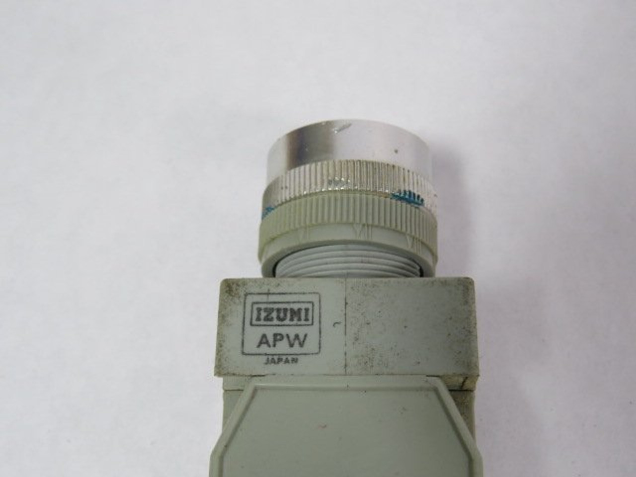 Izumi APW126D Pilot Light Operator 200/220V 50/60HZ No Lens USED