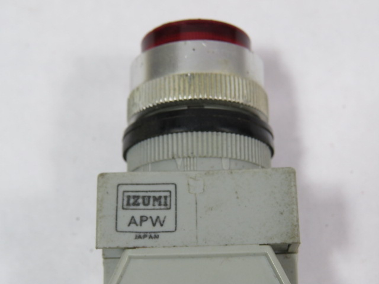 Izumi APW126DR Red Pilot Light Operator 200/220V 50/60HZ USED