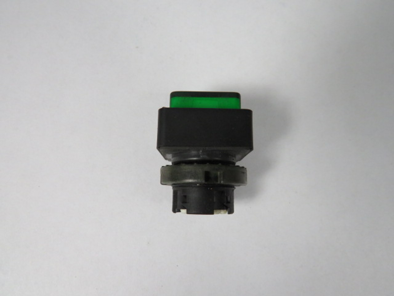 General Electric P9SPLVSD Green Push Button "CLAMP CLOCK" USED