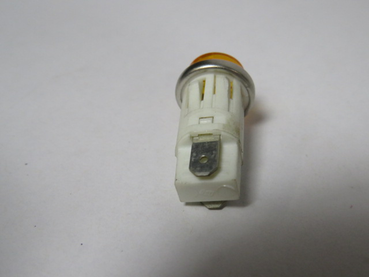 IDI 1050QC3 Amber Push-In Pilot Light 125VAC 1/2W USED