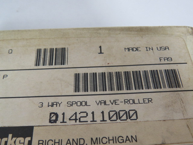 Parker D14211000 3-Way Roller Lever Spool Valve 150PSI ! NEW !