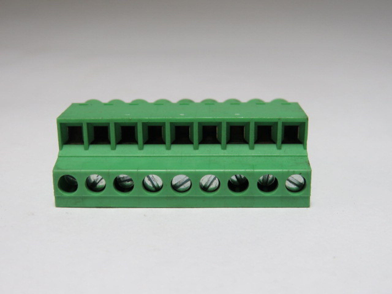 Phoenix Contact FRONT-MSTB2.5/9-ST PC Board Connector 9-Pos GREEN USED