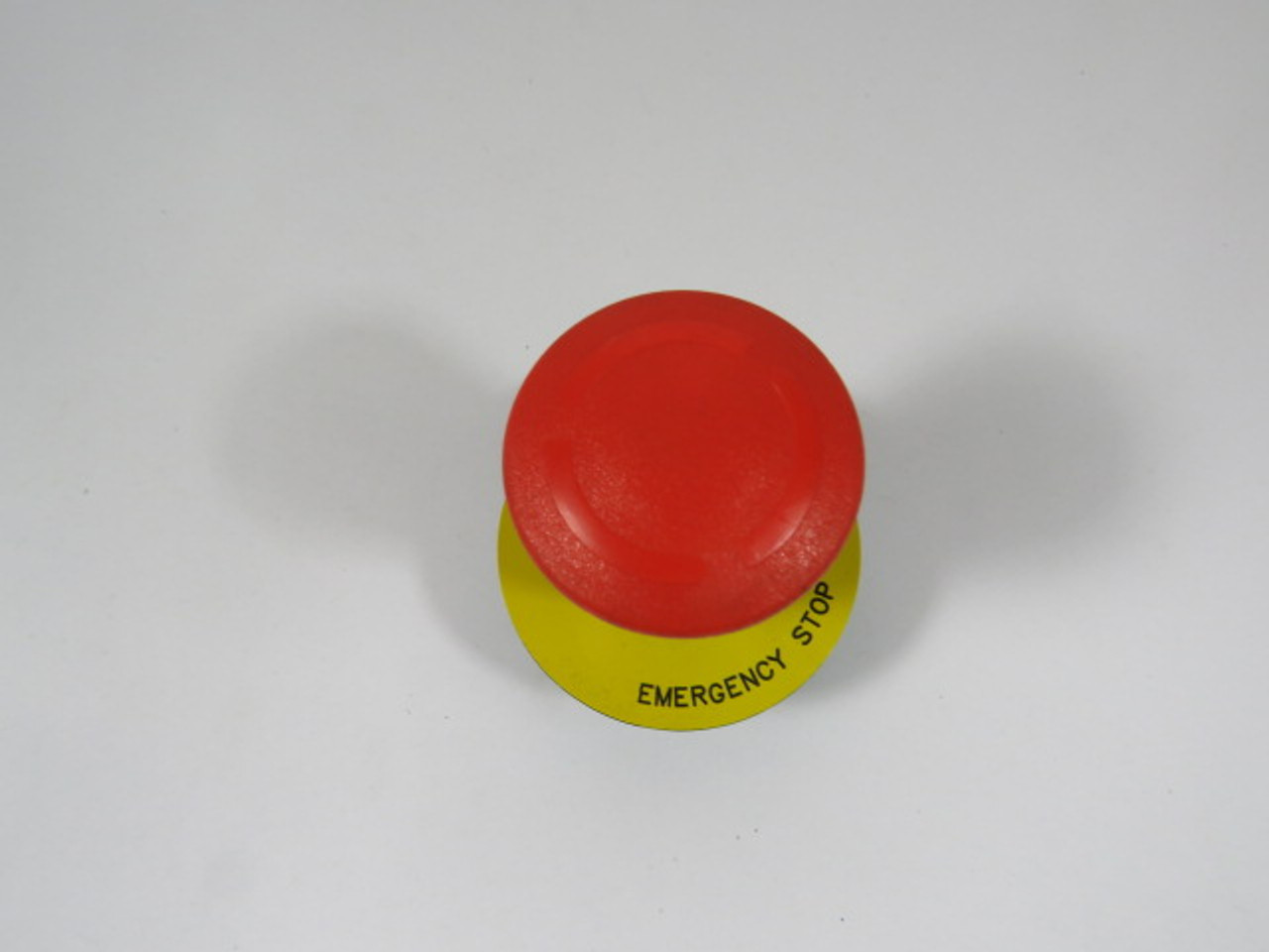 Siemens 3SB3500-1HA20 Red Mushroom Push Button Operator w/ Holder USED