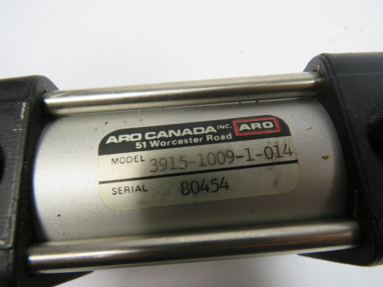 Aro 3915-1009-1-014 Pneumatic Cylinder 1-1/2" Bore 1-5/8" Stroke USED