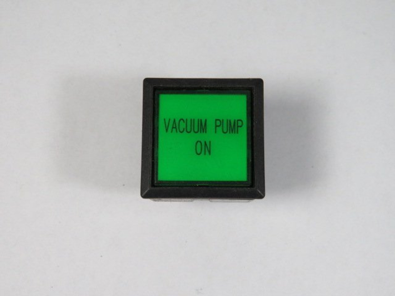 IDEC LW7L-M1-G Green Square Push Button Operator "VACUUM PUMP ON" USED
