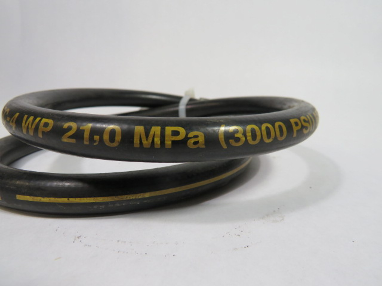 Parker 451TC-4 Hydraulic Hose 1/4" ID 21.0MPa 3000PSI 3 Ft USED