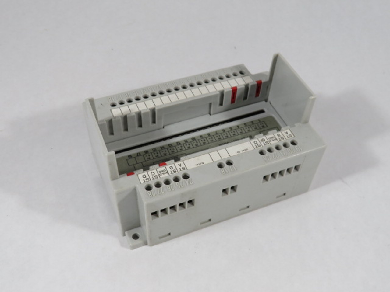 Sixnet ST-DI-CNT-08UB Module Base for High Speed Counters USED