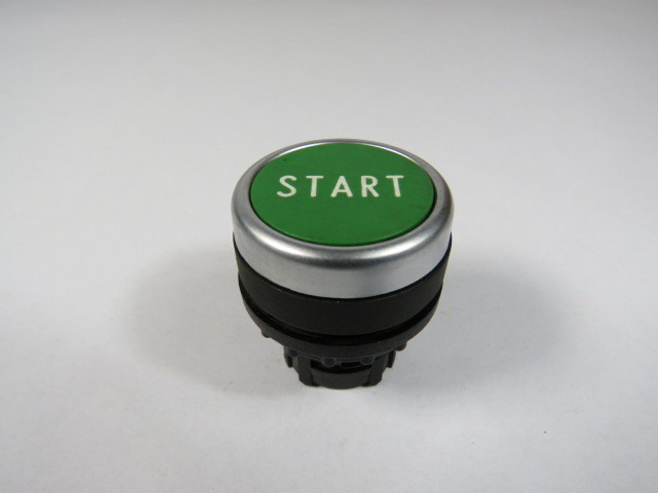 Eaton A22-RD-03 Green Push Button Operator "START" USED