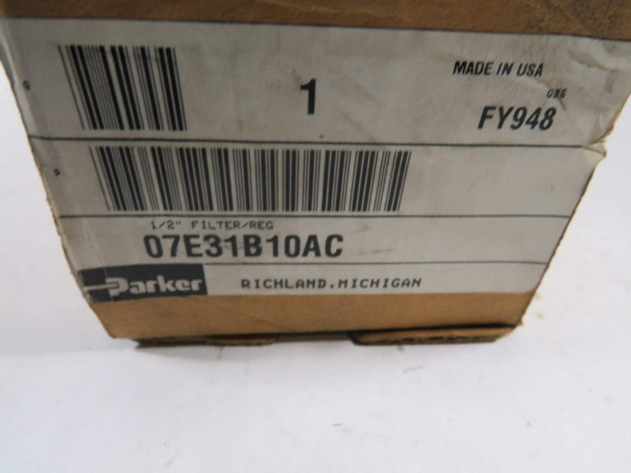 Parker 07E31B10AC One Piece Filter Regulator 150PSI Max 5 Micron 90SCFM ! NEW !