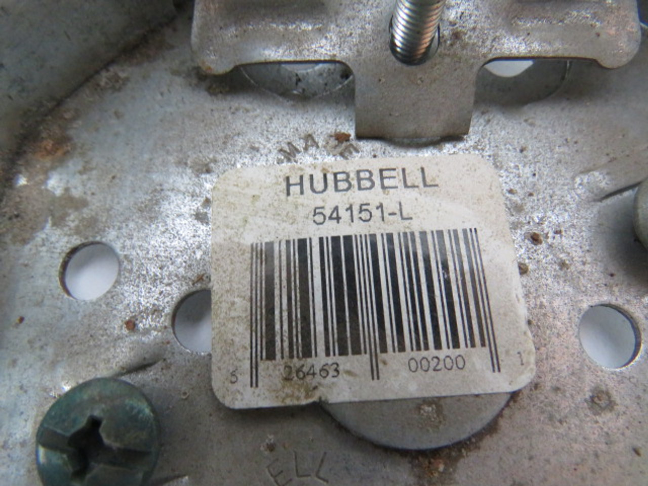 Hubbell 54151-L Octagonal Conduit Box 15cu in 4"L/WX1-1/2"D USED