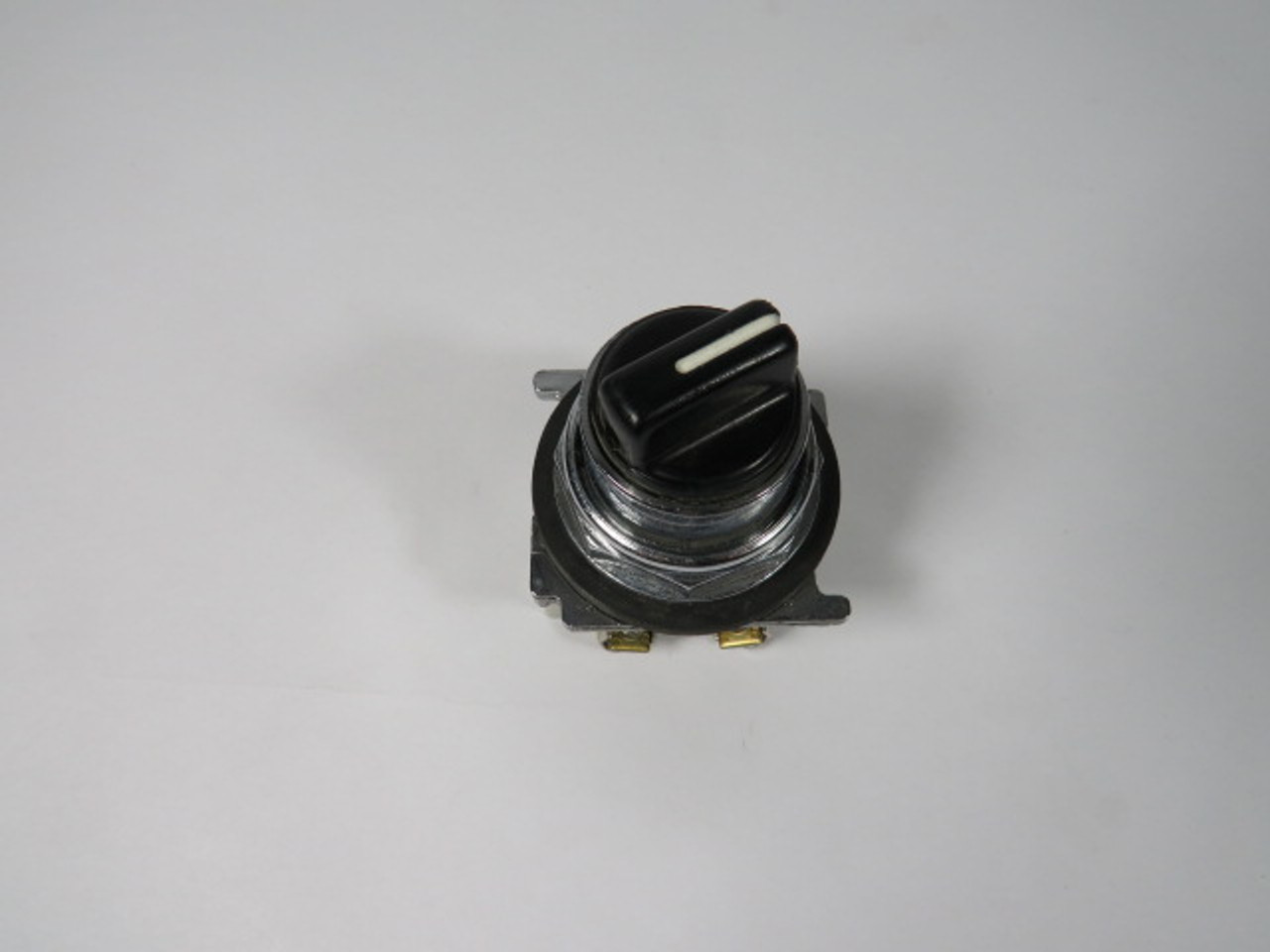 Cutler-Hammer 10250T1311 Selector Switch 2-Pos 2NO CAM1 USED