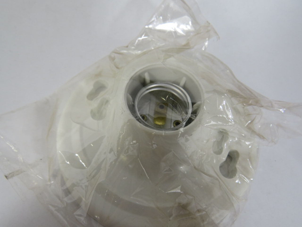 Generic 6202 Light Fixture Outlet 660W 600V ! NWB !