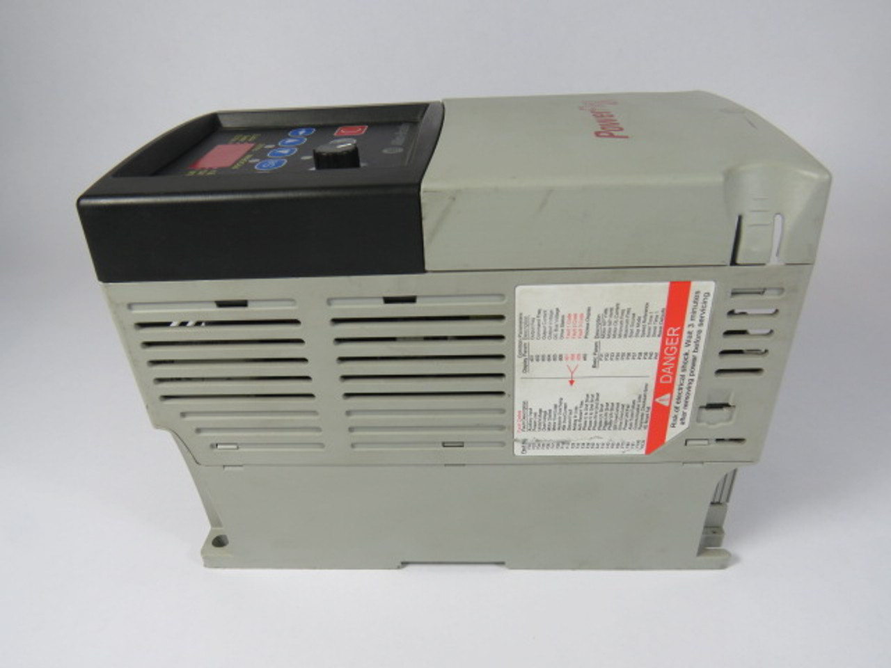 Allen-Bradley 22B-E1P7N104 AC Drive 2.3A 1HP .75kW 3PH 460-600V 48-63HZ USED