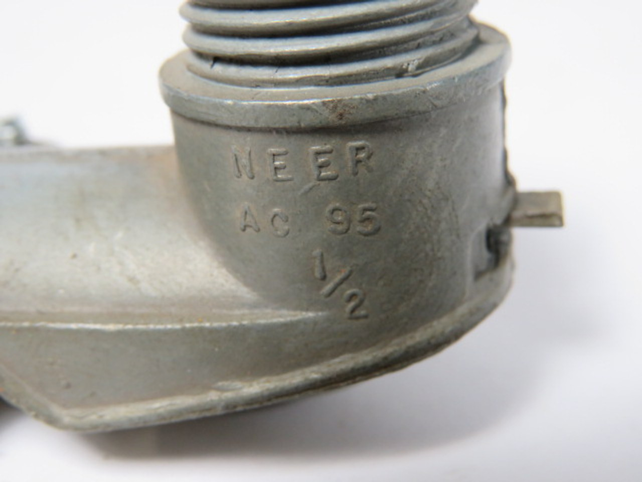 Neer AC95 90DEG Flex Connector 1/2" .66-.78" Range USED