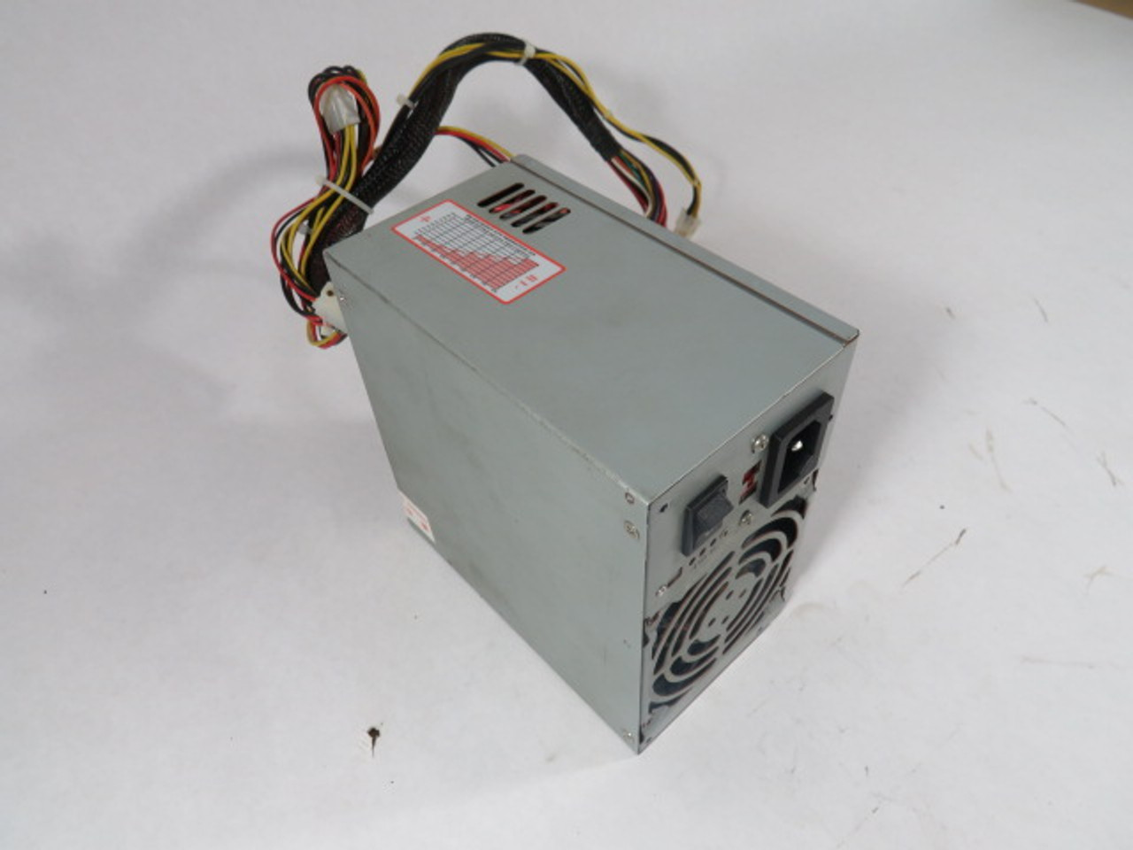 Jaba Systems SF-300P01 Power Supply 115-120VAC/200-240VAC 6.8-4A 50-60Hz USED