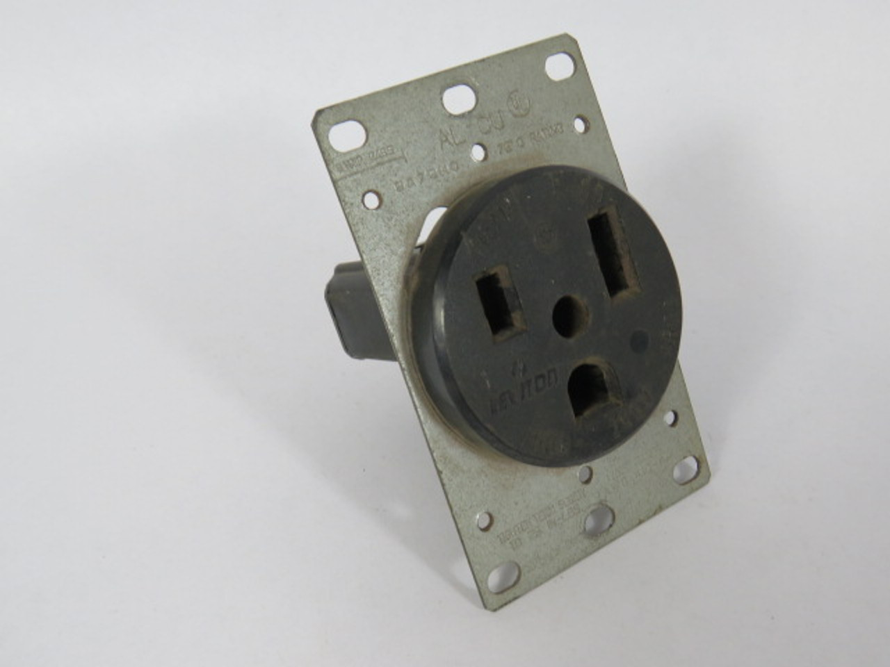 Leviton 5374 Flush Mounting Receptacle 50A 250V 3W 2P USED