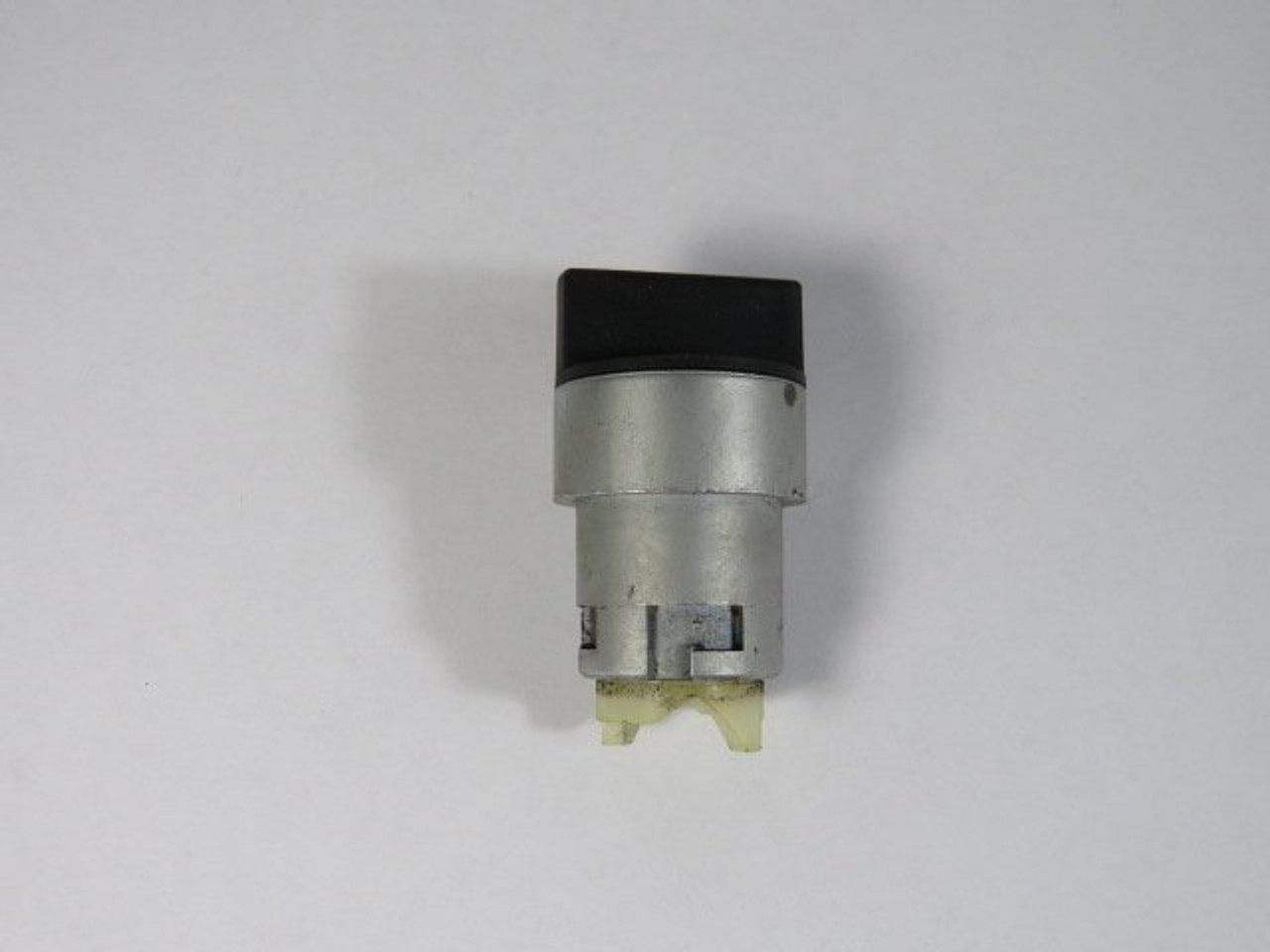 General Electric P9MSMZ3N Selector Switch Operator 3-Position USED