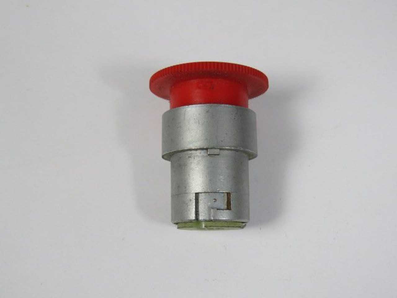 General Electric P9MER3RN Turn/Release Red Mushroom Pushbutton Operator USED