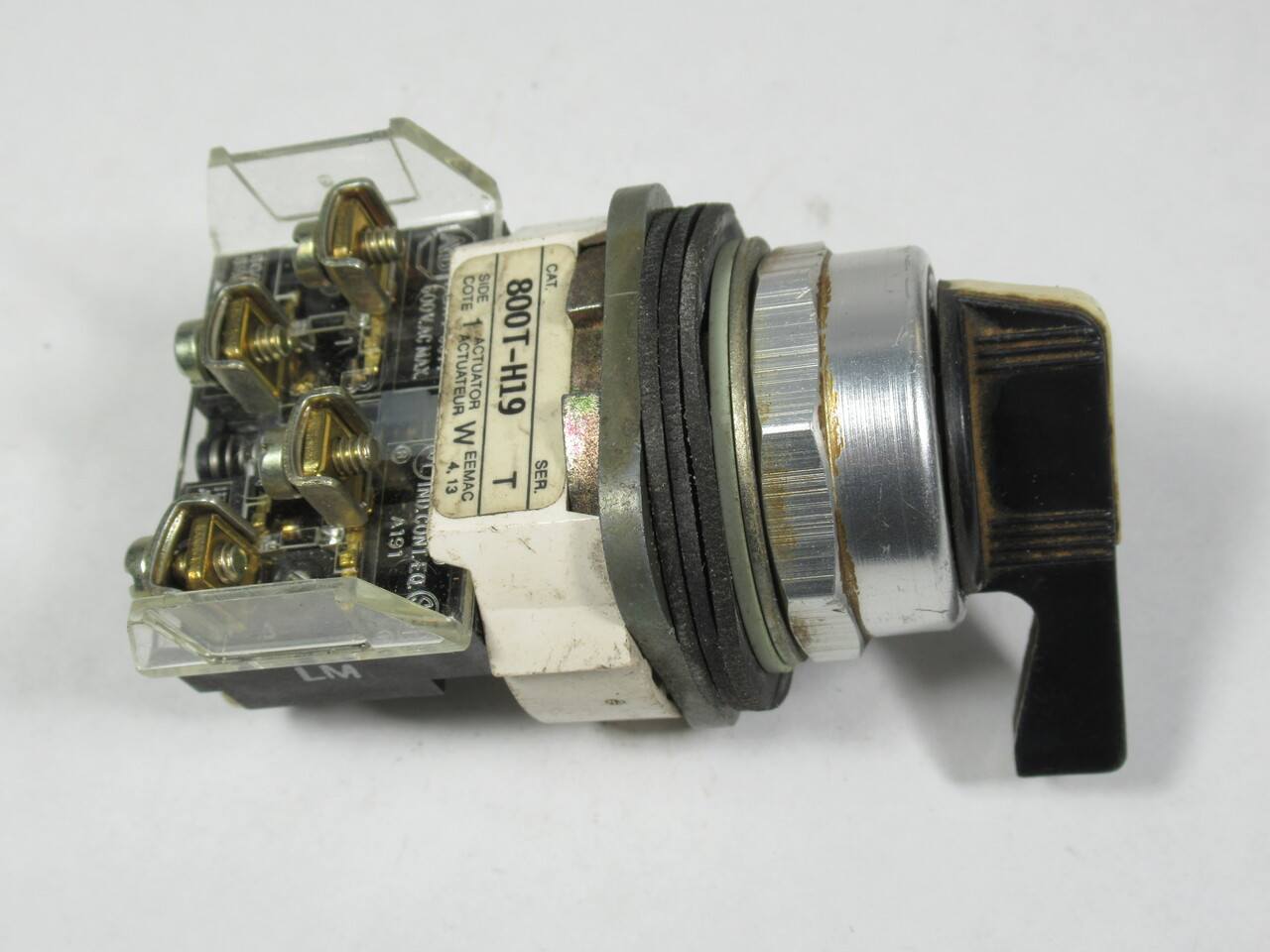 Allen-Bradley 800T-H19A  Series T Selector Switch C/W Knob Lever 1NO 1NC USED