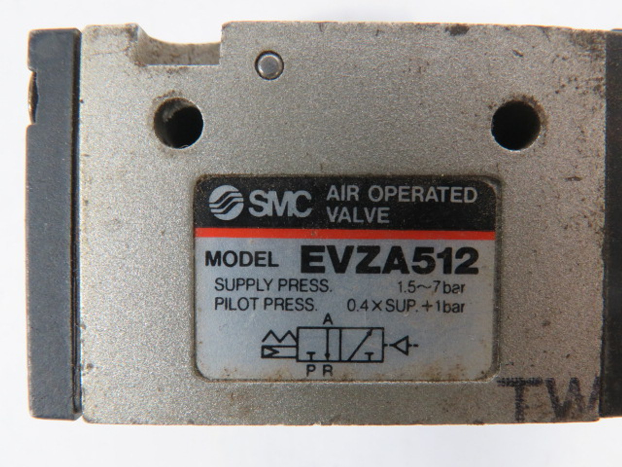 SMC EVZA512 Air Operated Valve 1.5-7bar Supply Pressure USED