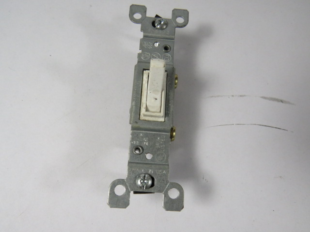 Leviton 1451-WCP Single Pole AC Toggle Switch Non-Grounding 15A 120VAC USED