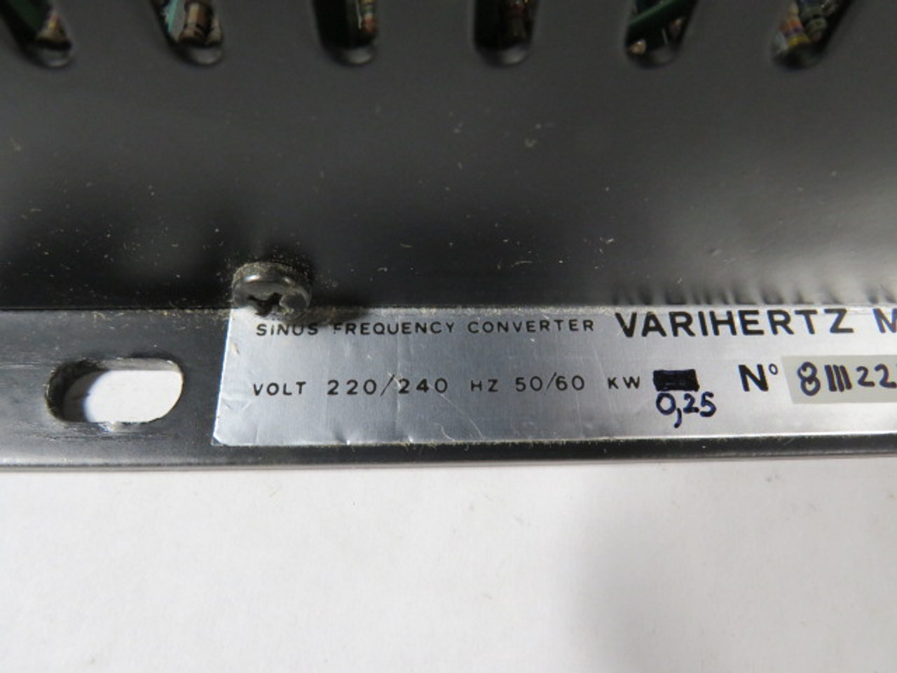 Varihertz M2201I Sinus Frequency Converter 220/240V 50/60Hz .25kW ! NEW !