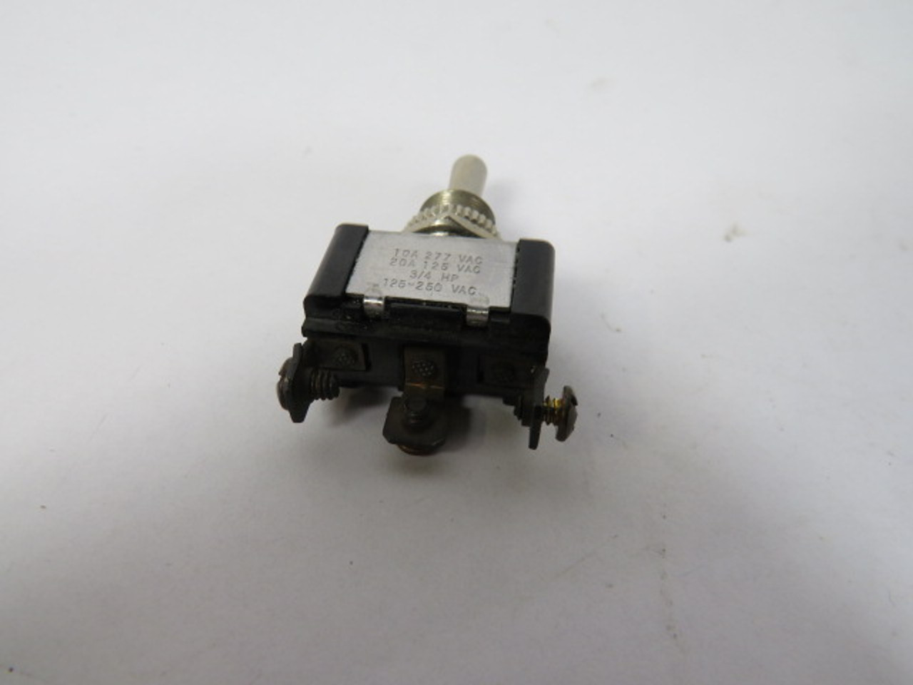 Gardner Bender GSW-117 3P SPDT Toggle Switch On/Off 10A@277VAC USED