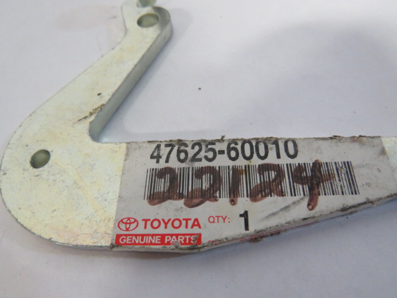 Toyota 47625-60010 Left Bell Crank for Parking Brake ! NOP !