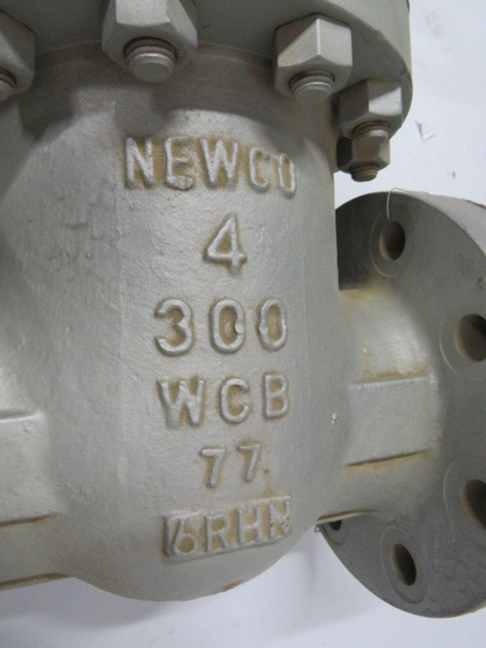 Newco FIG13F-CB2 Carbon Steel Gate Valve 4" 300WOG 140PSI@10DEG F ! NOP !