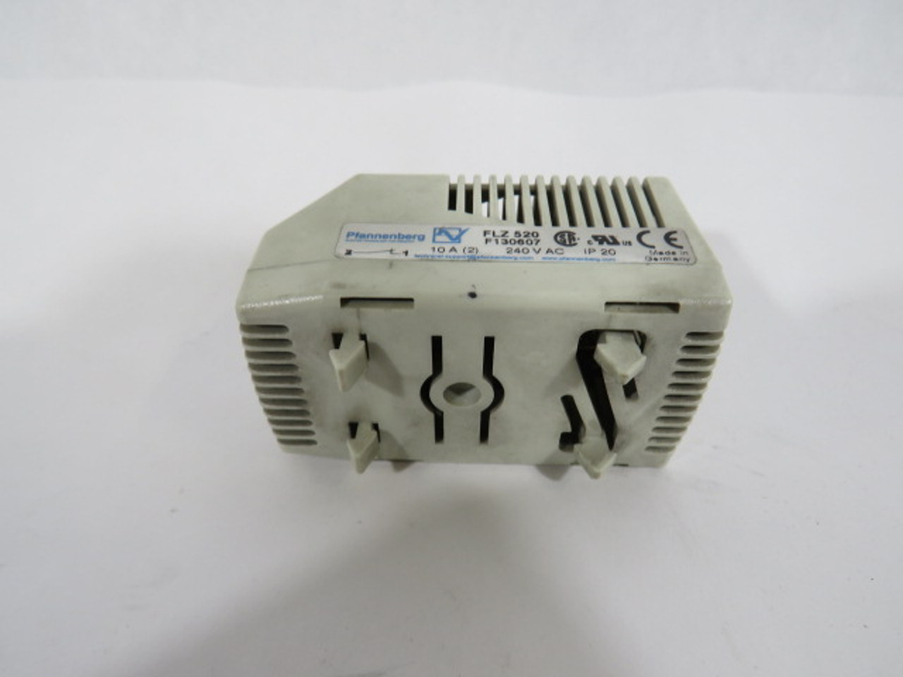 Pfannenberg FLZ520 Plug In Thermostat 30-130DEG F 10A 240VAC USED